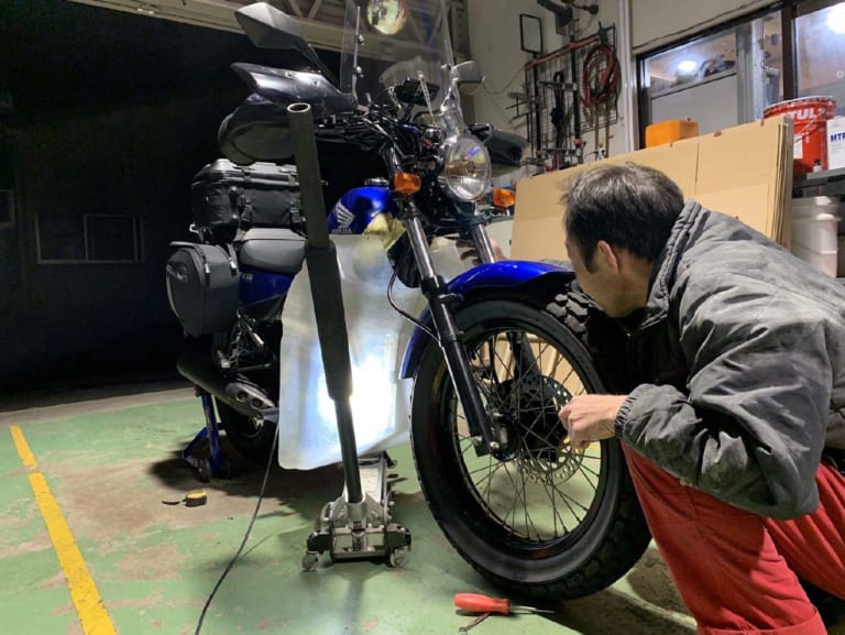 ホンダFTR223にレッグシールドを装着|日本最北端へ! アラフィフ親父の極寒バイク旅 第1回「なぜオレたちは宗谷岬を目指したのか」