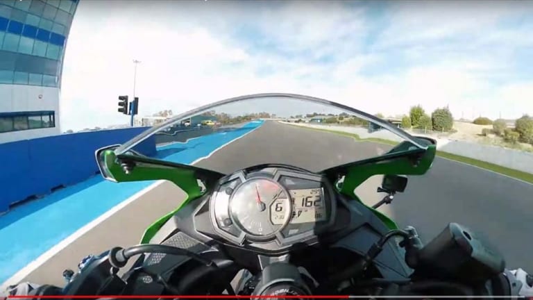 な 000_ninja-zx25r-jonathan-