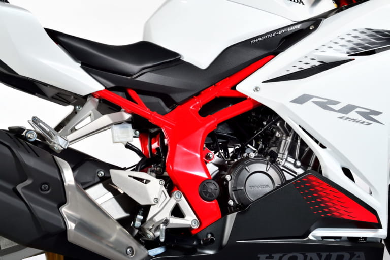 ZX-25Rを迎撃せよ！ 2020年ホンダCBR250RRは7月中旬発売［エンジンは3