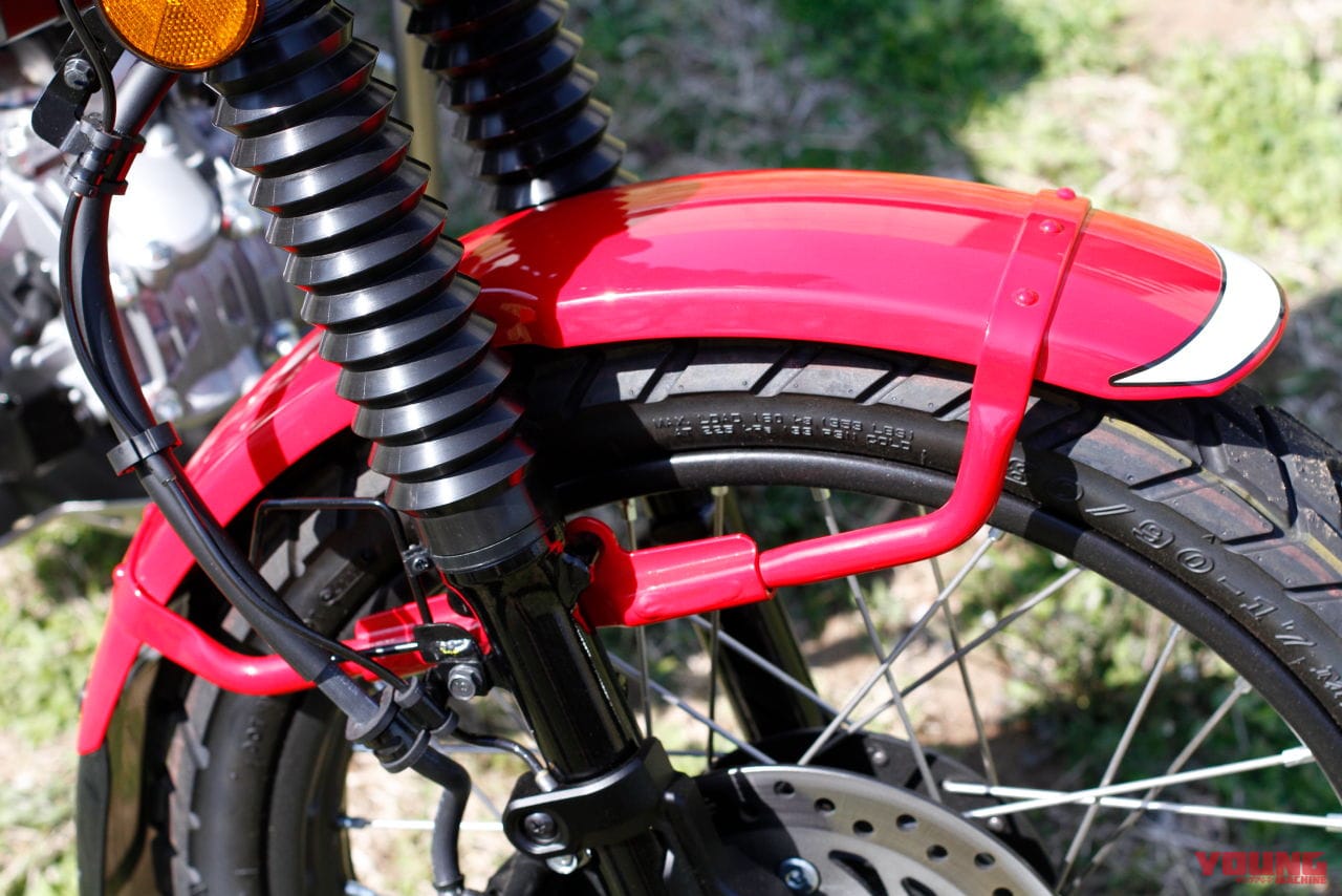 CT125ハンターカブのフロントフォーク|【映像】CT125ハンターカブはどんな乗り味? スーパーカブC125とスペック比較で予想してみる