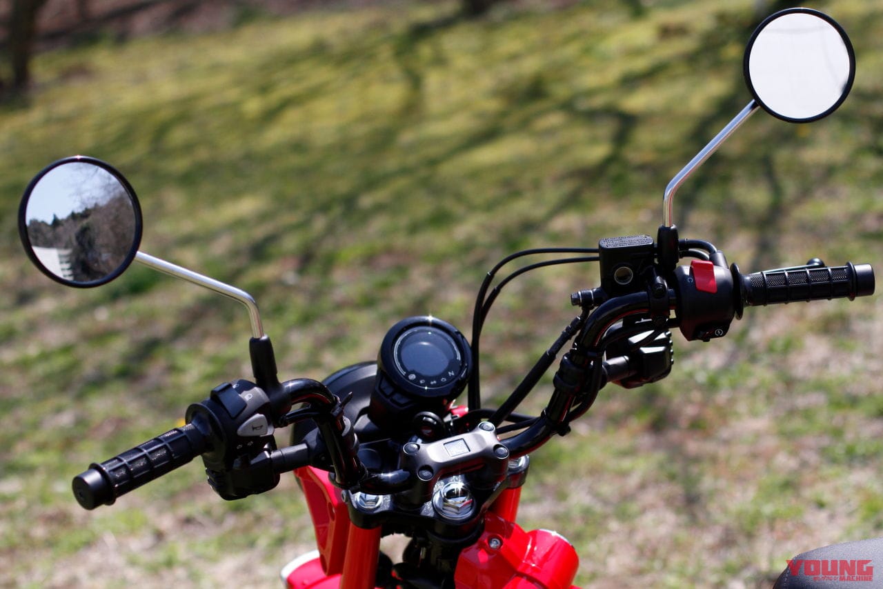 CT125ハンターカブのハンドルまわり|【映像】CT125ハンターカブはどんな乗り味? スーパーカブC125とスペック比較で予想してみる