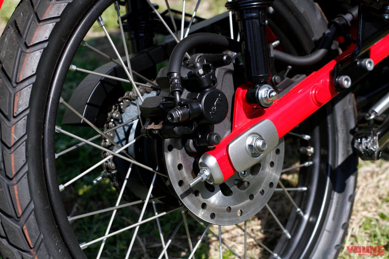 CT125ハンターカブのリヤブレーキ|【映像】CT125ハンターカブはどんな乗り味? スーパーカブC125とスペック比較で予想してみる