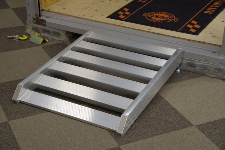 デイトナのモーターサイクルガレージ|ガレージこそ盗難対策の決め手、自分だけの城にもなる!