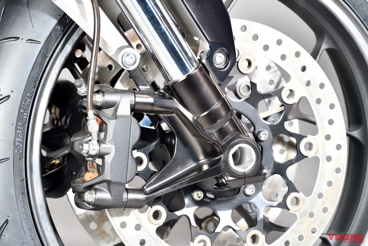 ホンダCB-F コンセプト|【映像×2】Z900RSとガチンコ勝負! よみがえるスペンサー仕様「CB-F コンセプト」が世界初公開