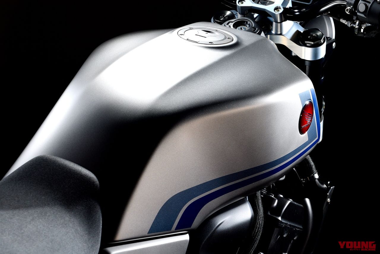 ホンダCB-F コンセプト|【映像×2】Z900RSとガチンコ勝負! よみがえるスペンサー仕様「CB-F コンセプト」が世界初公開