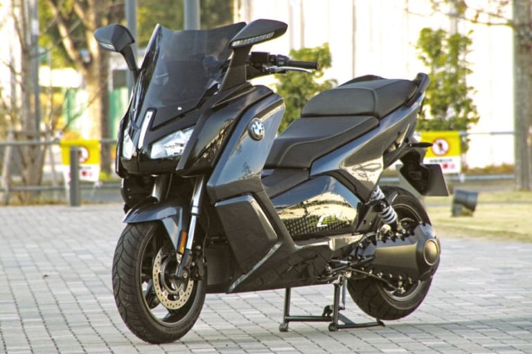 BMW Cエボリューション|BMW電動バイク「Cエボリューション」試乗レポート【0-50km/h加速2.8秒】
