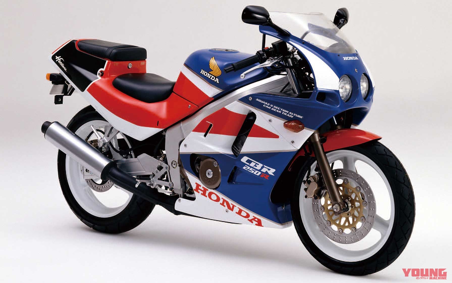 ホンダ CBR250R|250cc直4ヒストリープレイバック・ホンダ編【ハイメカ投入でFZを追撃】