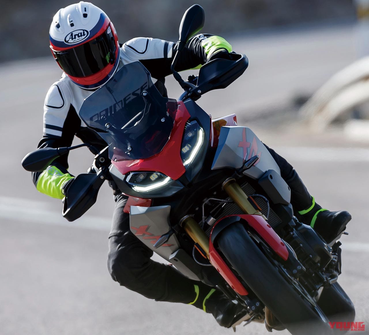 BMW F900XR