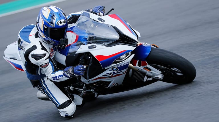 BMW S1000RR|’19 外国車バイク人気ランキング【マシン・オブ・ザ・イヤー投票】