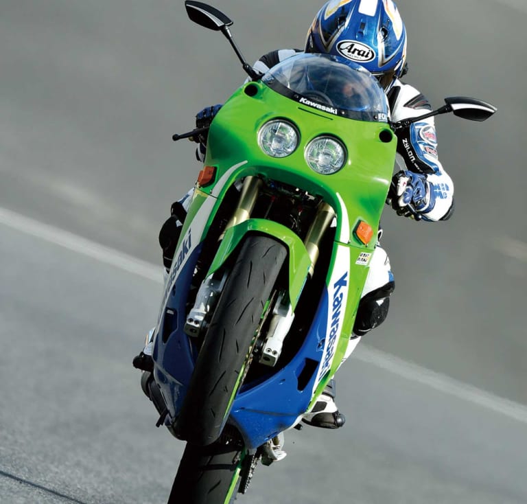 カワサキ ZXR250|250cc4気筒の実力再検証【ZXR250テスト総括対談・丸山浩×伊丹孝裕】