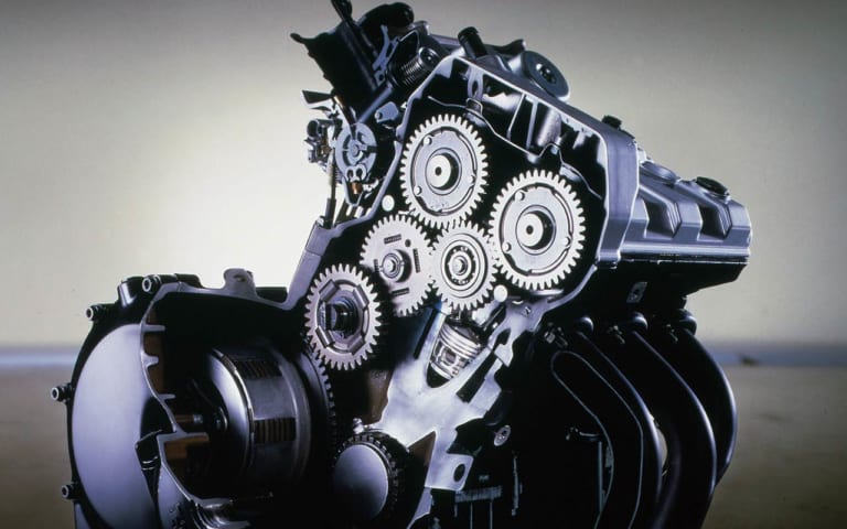 ホンダ CBR250FOUR|250cc直4ヒストリープレイバック・ホンダ編【ハイメカ投入でFZを追撃】