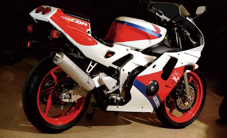 ホンダ CBR250RR|250cc直4ヒストリープレイバック・ホンダ後編【RRの歴史はここから始まった】