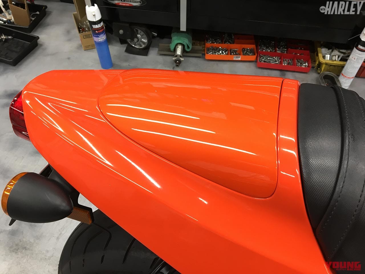 トランプモーターサイクル S/Cタンデムシートカバー|ハーレーXR1200にメッツラー レーステックRRを履いてサーキット走行してみた