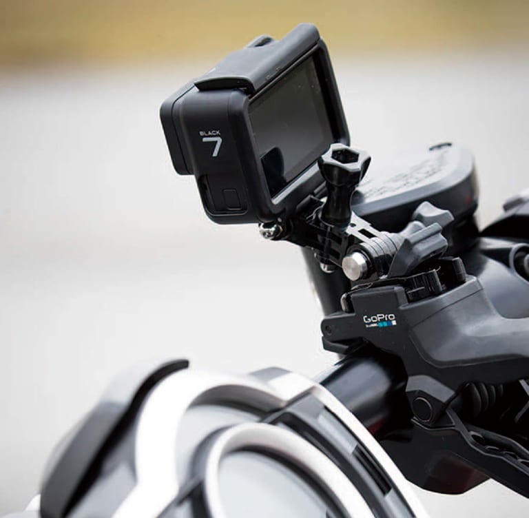 トライアンフ ロケット3R|トライアンフ ロケット3R 試乗インプレ〈後編〉【量産車の世界最大排気量2458cc】