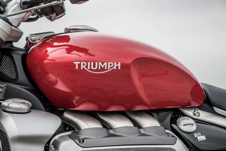 トライアンフ ロケット3R|トライアンフ ロケット3R 試乗インプレ〈後編〉【量産車の世界最大排気量2458cc】