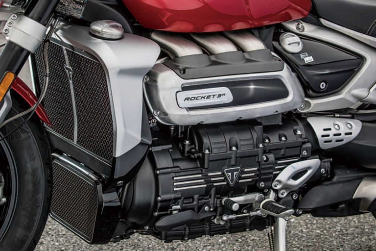 トライアンフ ロケット3R|トライアンフ ロケット3R 試乗インプレッション【量産車の世界最大排気量2458cc】