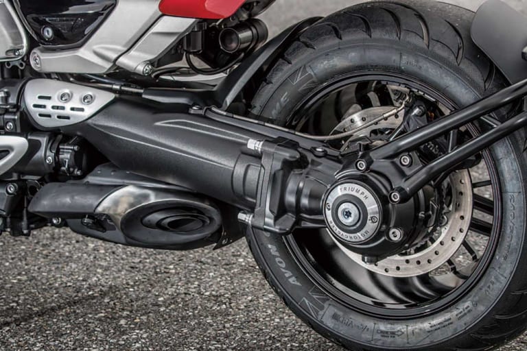 トライアンフ ロケット3R|トライアンフ ロケット3R 試乗インプレッション【量産車の世界最大排気量2458cc】