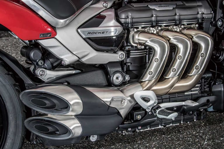 トライアンフ ロケット3R|トライアンフ ロケット3R 試乗インプレッション【量産車の世界最大排気量2458cc】