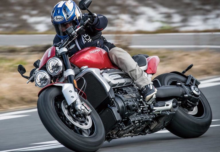 トライアンフ ロケット3|トライアンフ ロケット3R 試乗インプレ〈後編〉【量産車の世界最大排気量2458cc】