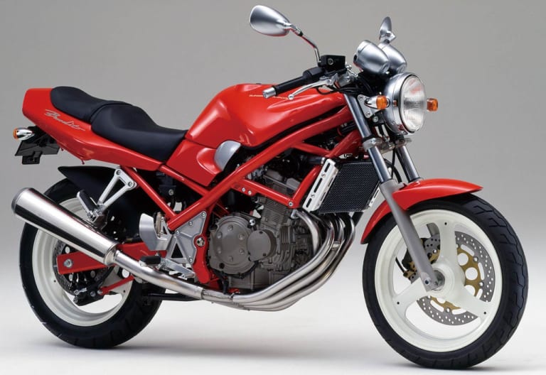 スズキ バンディット250|250cc直4ヒストリープレイバック・スズキ後編【世界初の量産モデルはスズキから】