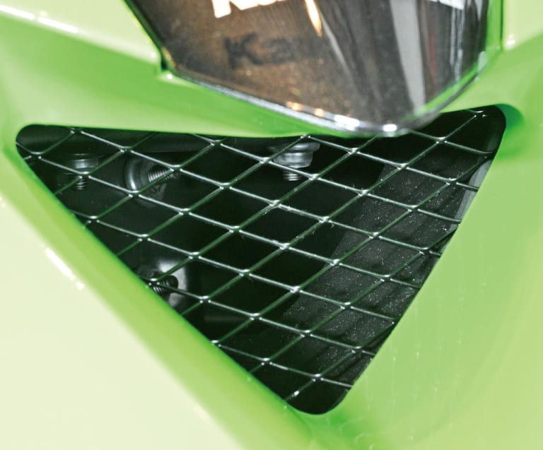 カワサキ Ninja ZX-25R|発表直前 Ninja ZX-25R 最後の!?予想情報 【車体サイズ&公開特許解説】