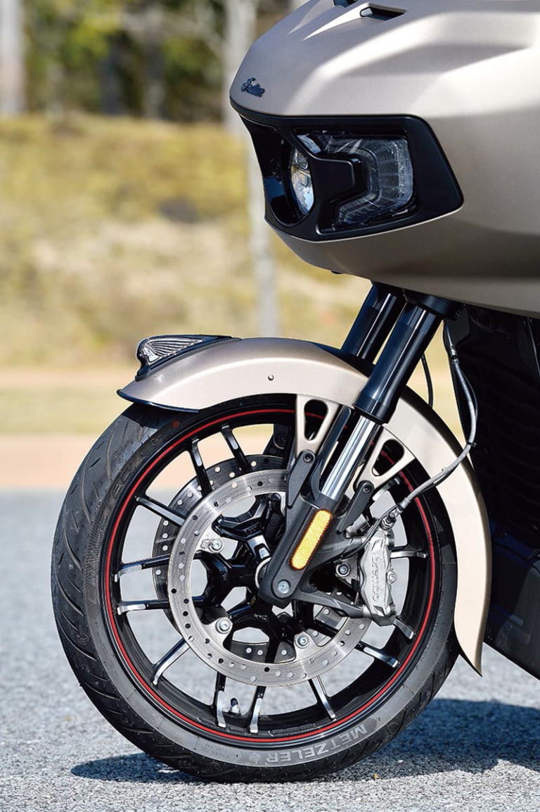 インディアン・チャレンジャー|エキサイティングな走りのハイパフォーマンス・モダンバガー!!【インディアン チャレンジャー試乗レポート】