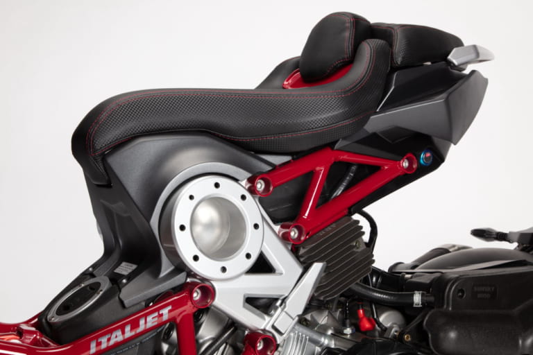 イタルジェット・ドラッグスター|生産開始間近!! イタルジェット「ドラッグスター」のテストライダー&アンバサダーにドヴィツィオーゾが就任!