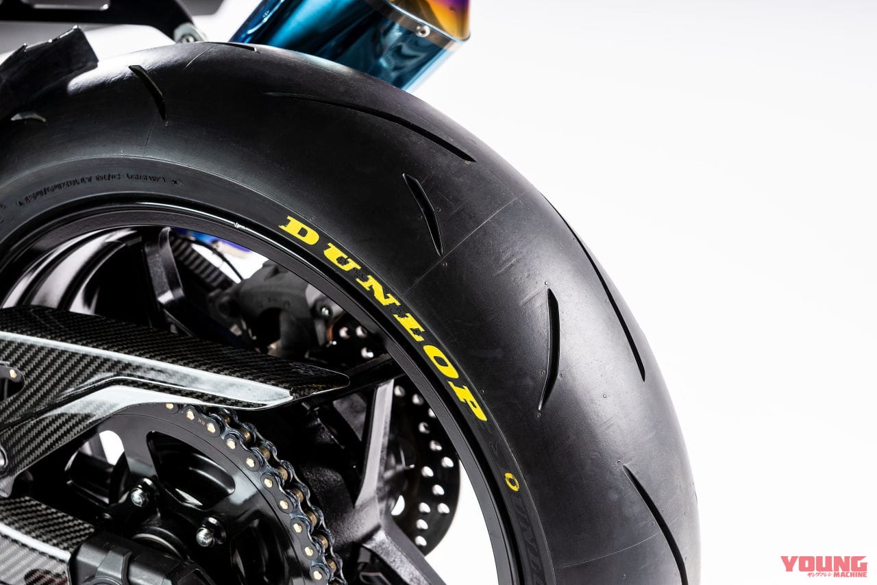 カワサキ・ニンジャZX-25Rレースイメージカスタム|ニンジャZX-25Rにドライカーボン外装/ビートのフルエキ装備! レースカスタム車を解説