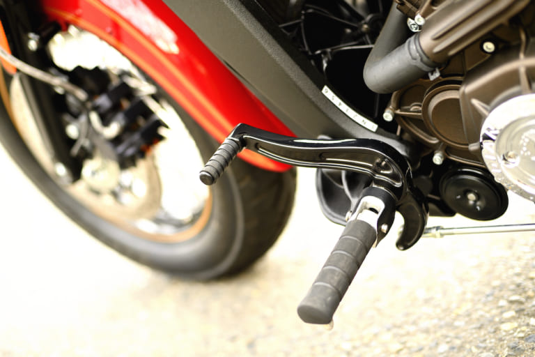 インディアン スカウト|紳士的にゆったりも、アツイ走りもお任せ! 欲張りな要望に応える【INDIAN SCOUT(インディアン スカウト)100thアニバーサリーエディション試乗レポート】