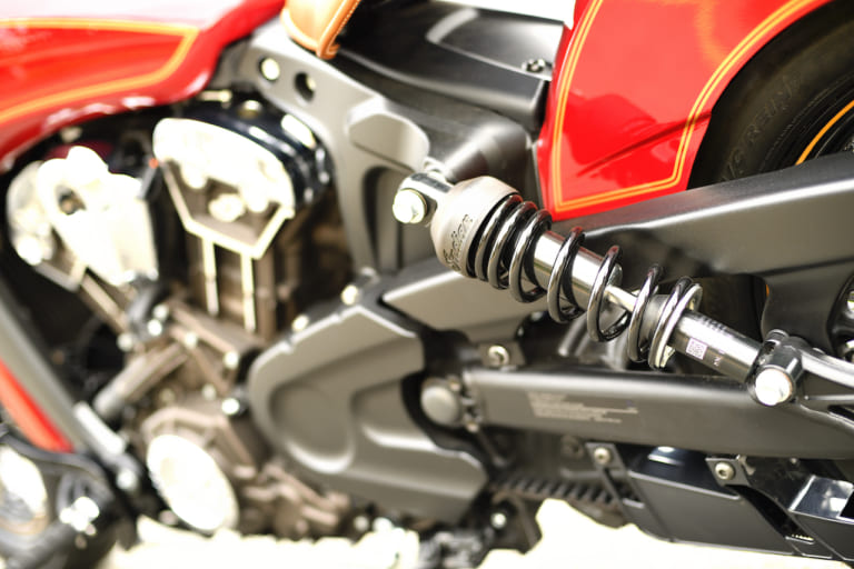 インディアン スカウト|紳士的にゆったりも、アツイ走りもお任せ! 欲張りな要望に応える【INDIAN SCOUT(インディアン スカウト)100thアニバーサリーエディション試乗レポート】