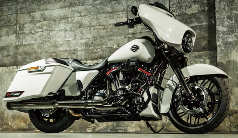 ハーレーダビッドソン CVOストリートグライド|’20新車バイク総覧〈大型クルーザー〉ハーレーダビッドソン ツーリング|CVO