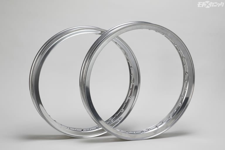 ドゥカティ750純正ボラーニH型アルミリム研磨 by カーベック|輝きが消えたドゥカティ750純正ボラーニH型アルミリムをピカピカに【カーベック研磨】