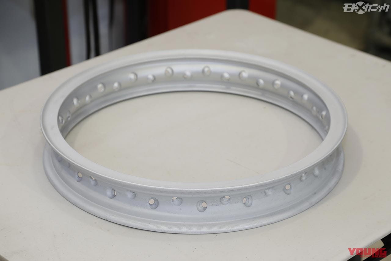 ドゥカティ750純正ボラーニH型アルミリム研磨 by カーベック|輝きが消えたドゥカティ750純正ボラーニH型アルミリムをピカピカに【カーベック研磨】