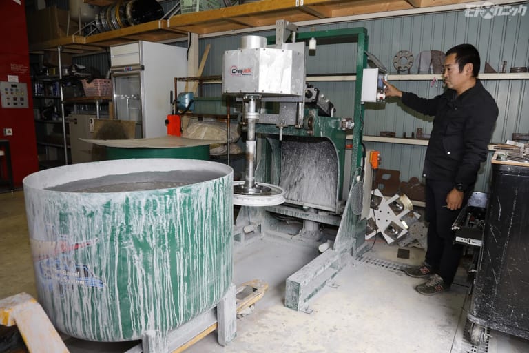 ドゥカティ750純正ボラーニH型アルミリム研磨 by カーベック|輝きが消えたドゥカティ750純正ボラーニH型アルミリムをピカピカに【カーベック研磨】