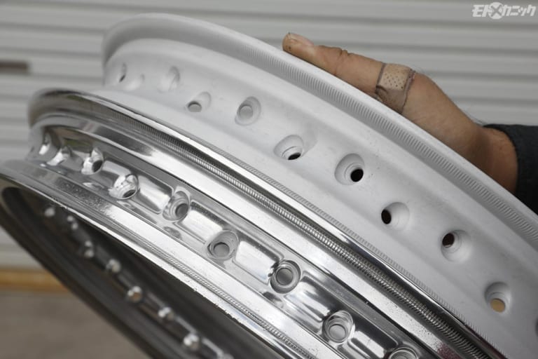 ドゥカティ750純正ボラーニH型アルミリム研磨 by カーベック|輝きが消えたドゥカティ750純正ボラーニH型アルミリムをピカピカに【カーベック研磨】