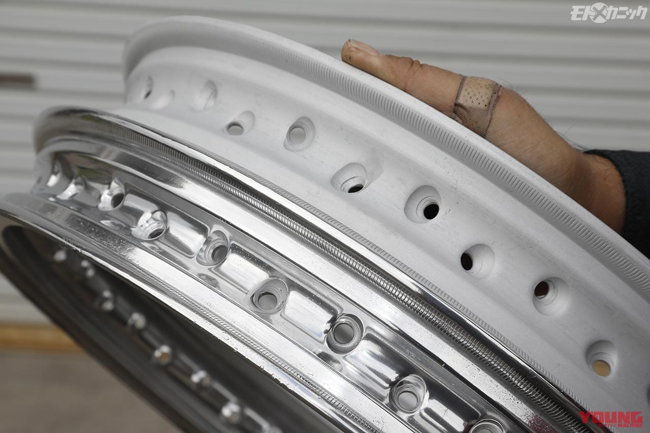 ドゥカティ750純正ボラーニH型アルミリム研磨 by カーベック|輝きが消えたドゥカティ750純正ボラーニH型アルミリムをピカピカに【カーベック研磨】