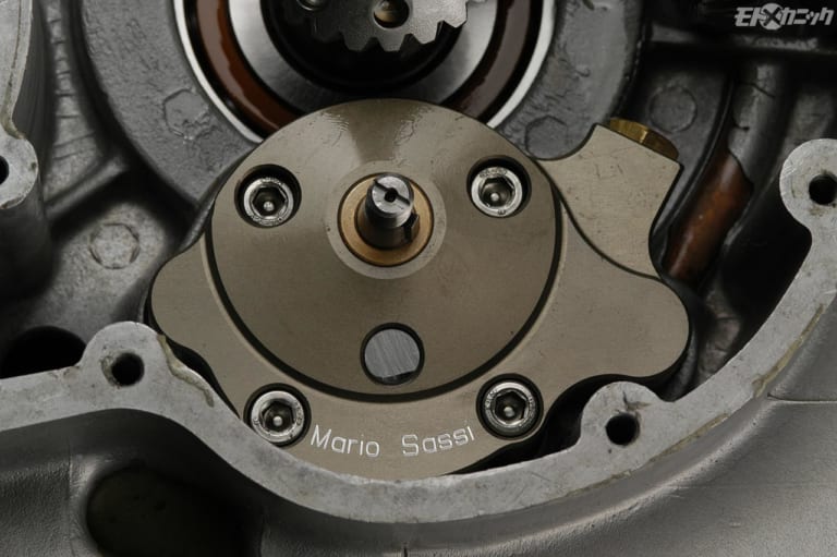 ドゥカティ チューンドラウンドエンジン|輝きが消えたドゥカティ750純正ボラーニH型アルミリムをピカピカに【カーベック研磨】