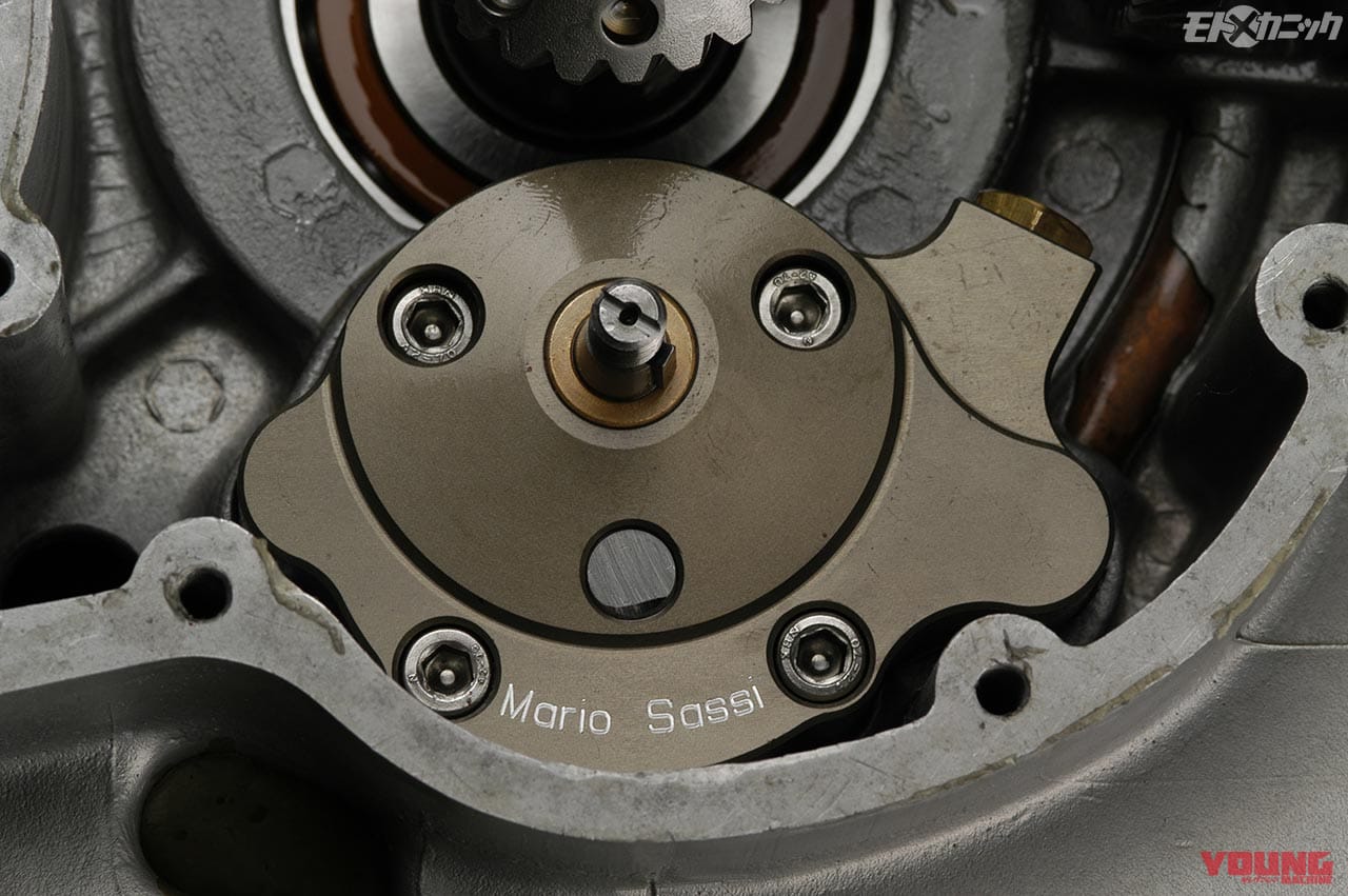 ドゥカティ チューンドラウンドエンジン|輝きが消えたドゥカティ750純正ボラーニH型アルミリムをピカピカに【カーベック研磨】