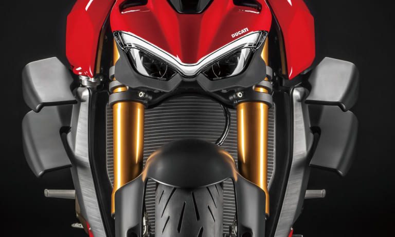 ドゥカティ ストリートファイターV4/S|’20新車バイク総覧〈大型ハイパーネイキッド|外国車#1/3〉ドゥカティ、アプリリア
