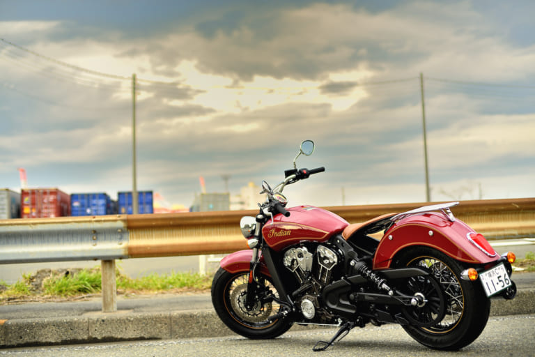 インディアン スカウト|紳士的にゆったりも、アツイ走りもお任せ! 欲張りな要望に応える【INDIAN SCOUT(インディアン スカウト)100thアニバーサリーエディション試乗レポート】