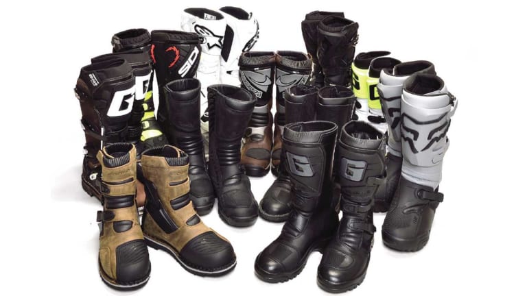 快適な林道ツーリングをサポートしてくれる最新オフロードブーツ 11選 前編 Webヤングマシン 最新バイク情報 快適な林道ツーリングをサポートしてくれる最新オフロードブーツ 11選 前編 Webヤングマシン 最新バイク情報