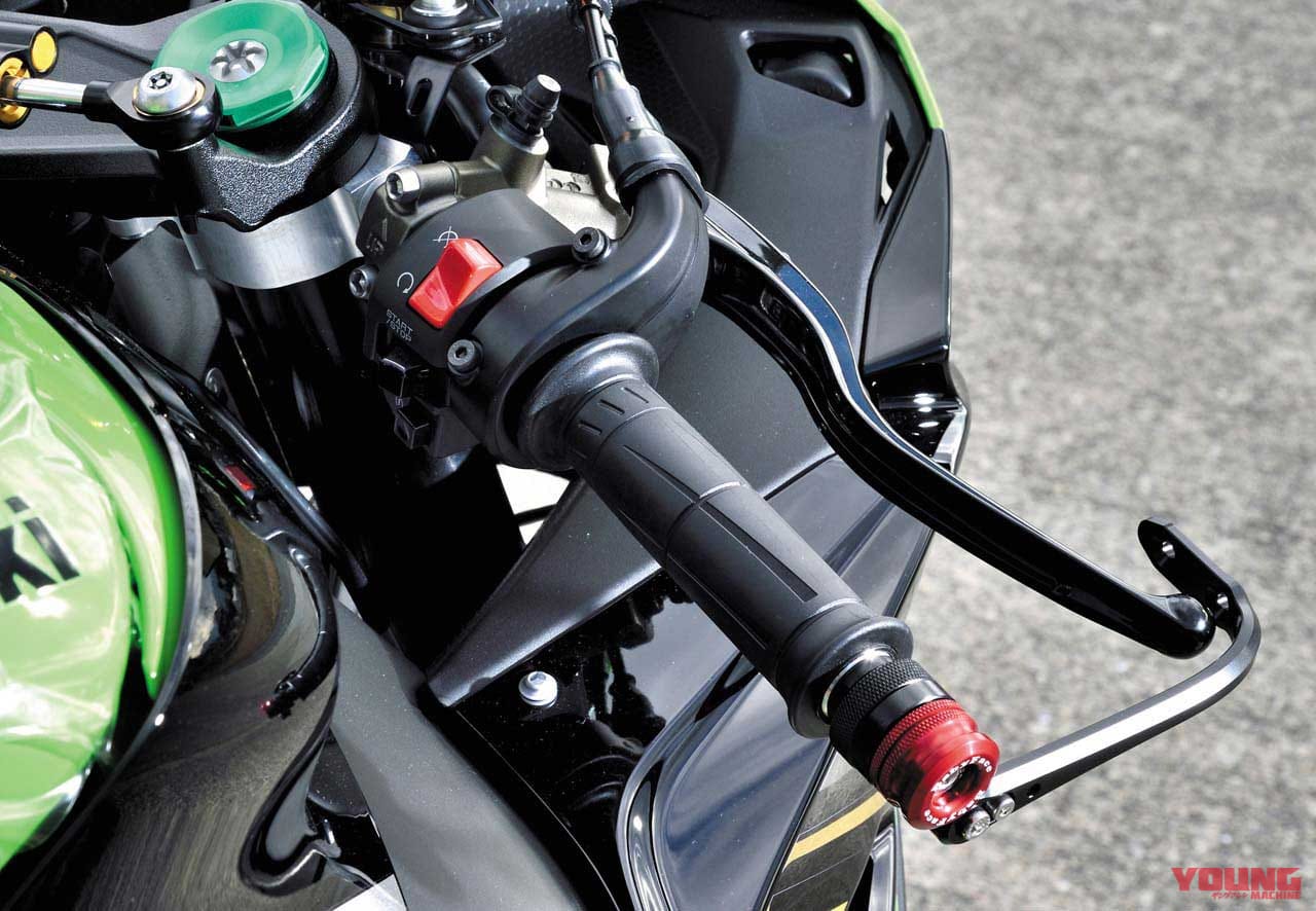 公道でも有効な安全性を発揮するレバーガード バーエンド ベビーフェイス Webヤングマシン 最新バイク情報 公道でも有効な安全性を発揮するレバーガード バーエンド ベビーフェイス Webヤングマシン 最新バイク情報