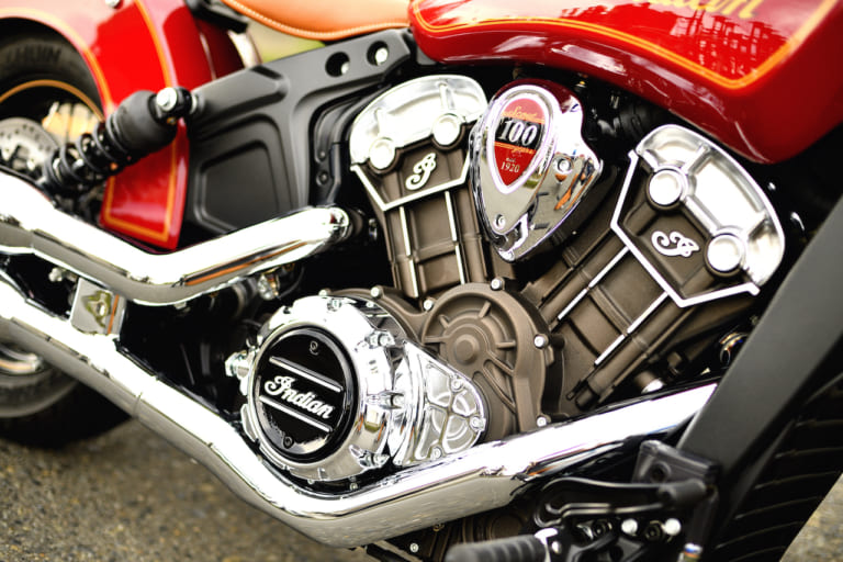 インディアン スカウト|紳士的にゆったりも、アツイ走りもお任せ! 欲張りな要望に応える【INDIAN SCOUT(インディアン スカウト)100thアニバーサリーエディション試乗レポート】