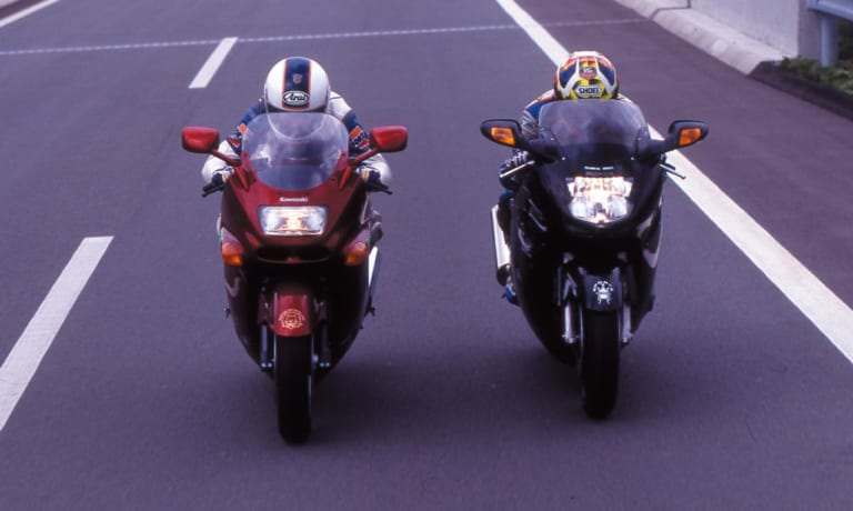 ホンダCBR1100XXスーパーブラックバード|時代を切り拓いた革新のエポックマシン:ホンダCBR1100XXスーパーブラックバード