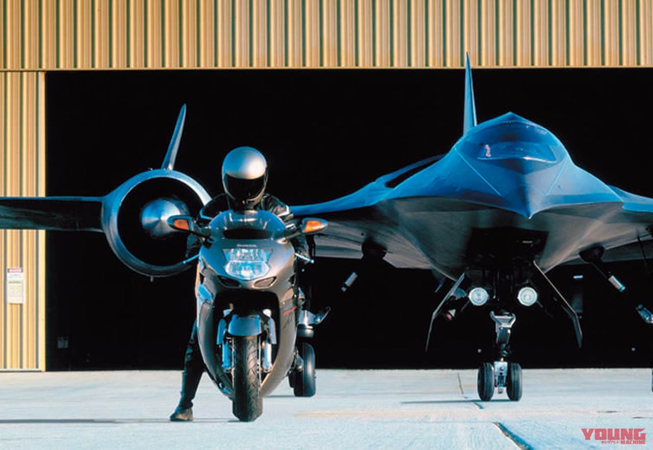 時代を切り拓いた革新のエポックマシン ホンダcbr1100xxスーパーブラックバード Webヤングマシン 最新バイク情報 時代を切り拓いた革新のエポックマシン ホンダcbr1100xxスーパーブラックバード Webヤングマシン 最新バイク情報