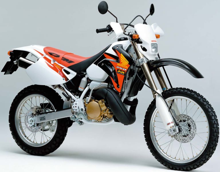 ホンダCRM250AR|時代を切り拓いた革新のエポックマシン〈世界初〉’88〜’99セレクション×5台