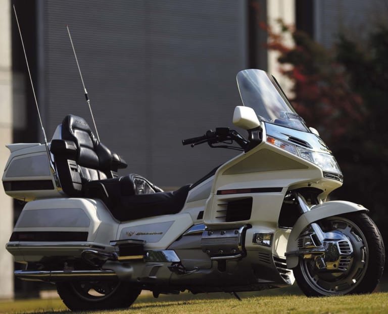 ホンダGL1500ゴールドウイング|時代を切り拓いた革新のエポックマシン〈世界初〉’88〜’99セレクション×5台
