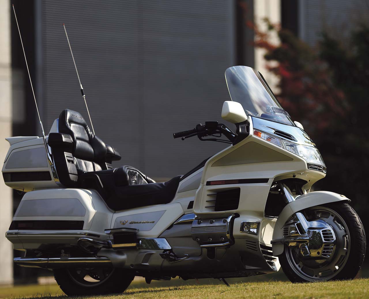 ホンダGL1500ゴールドウイング|時代を切り拓いた革新のエポックマシン〈世界初〉’88〜’99セレクション×5台