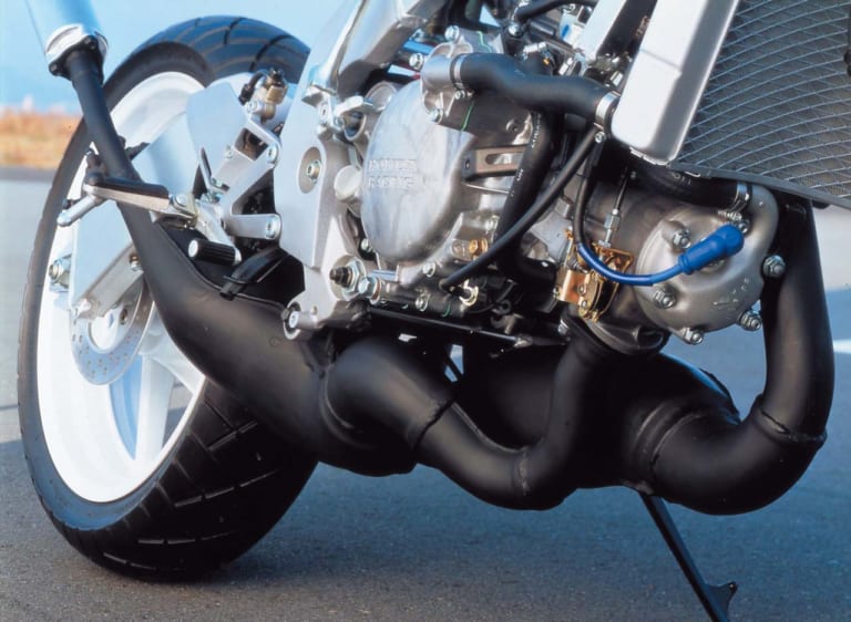 ’90 HONDA NSR250R|時代を切り拓いた革新のエポックマシン:ホンダNSR250R/SP【不動”最強”の座】