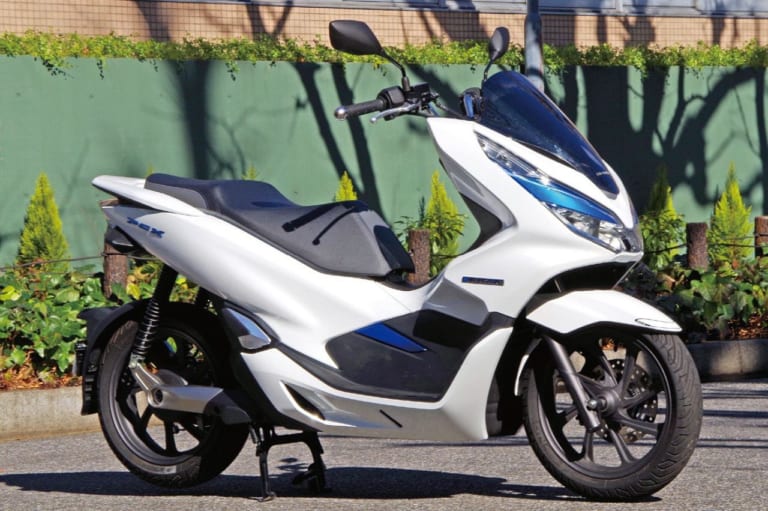 ホンダ PCXエレクトリック|ホンダ PCXエレクトリック試乗レポート【優しい乗り味の電動コミューター】